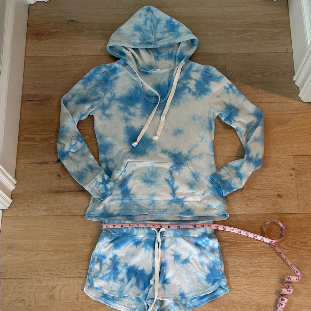 Blue/White Tie-Dye Hoodie and Shorts Set - $10